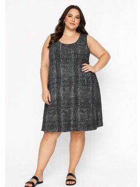 Avenue Black and White Sleeveless Dress‎